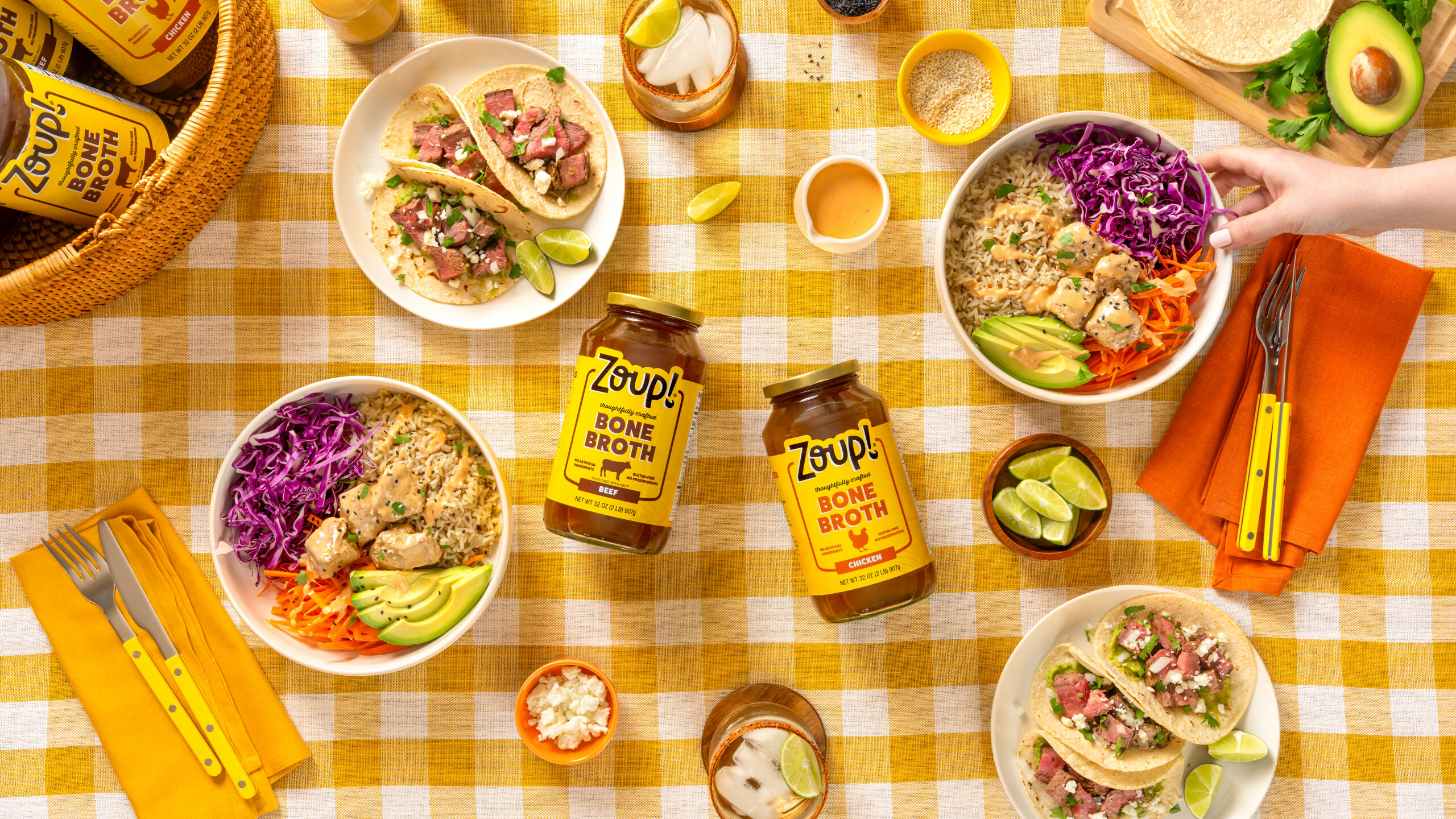 Zoup!_Still_0626_TableScapeHorizontal_BN_V02